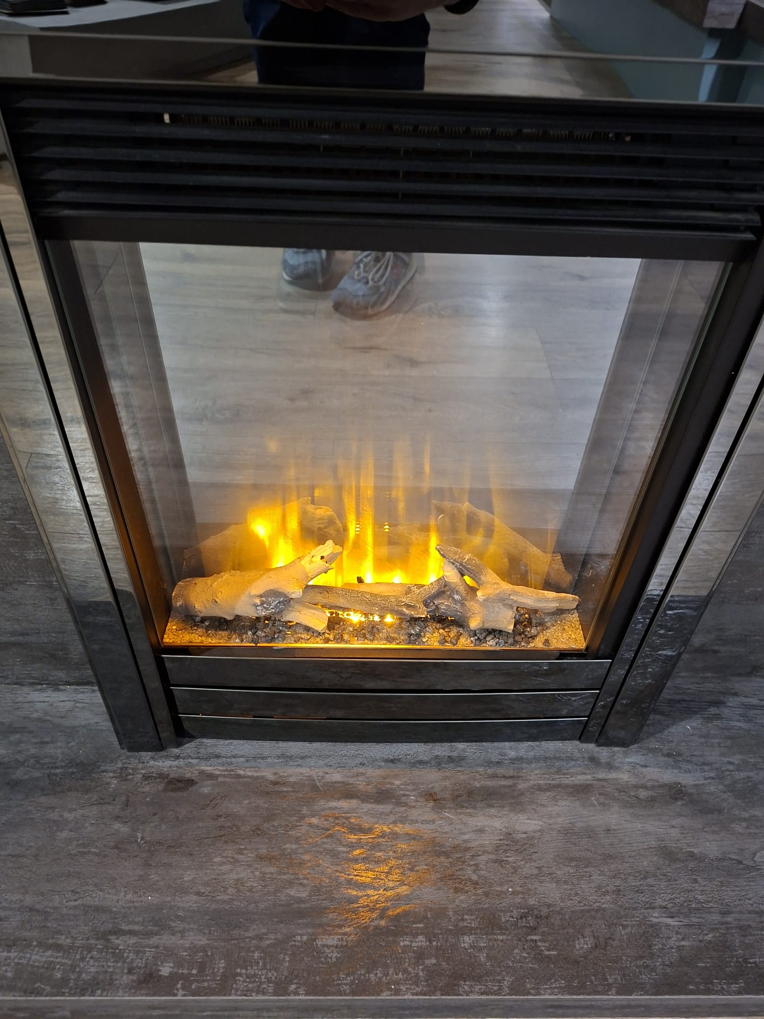 Tayburn Electric Suite & Evonic Colorado Electric Fire – Ex-Display Package